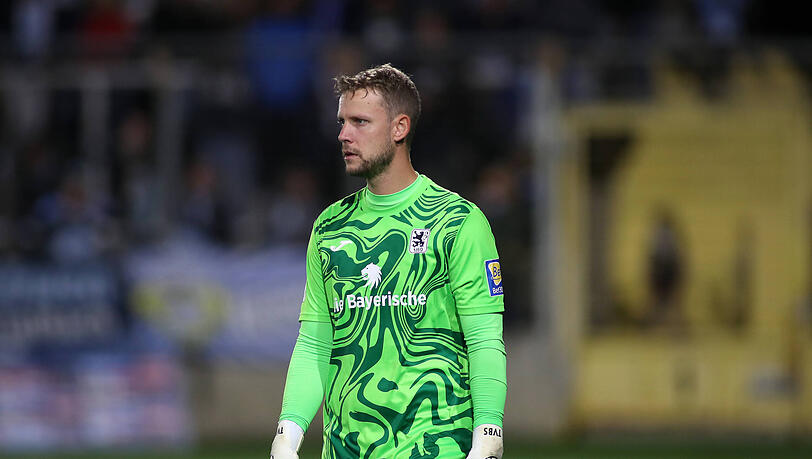 Stammtorhüter des TSV 1860: Thomas Dähne. Stammtorhüter des TSV 1860: Thomas Dähne.