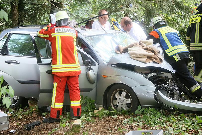 Die Bilder des Verkehrsunfalls im Landkreis Mühldorf.