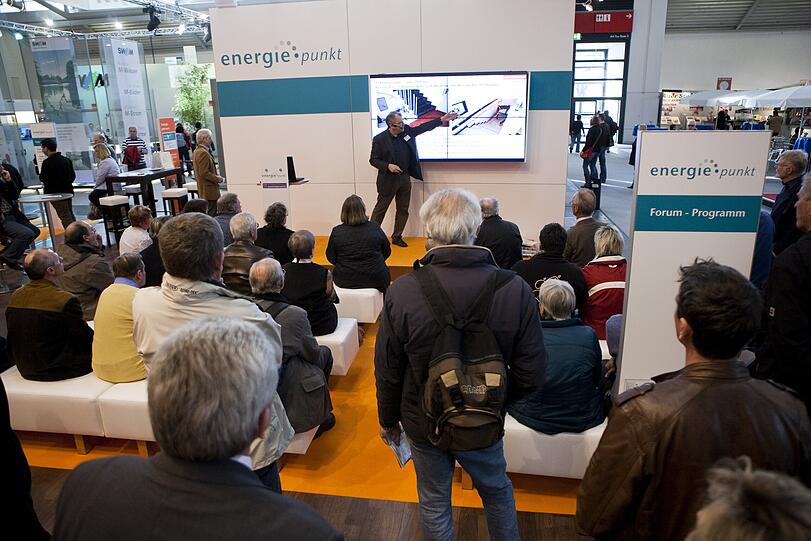 Der &bdquo;energiepunkt&ldquo; auf der Internationalen Handwerksmesse ist die erste Anlaufstelle für Unternehmer, Vertreter der öffentlichen Hand und Endverbraucher.