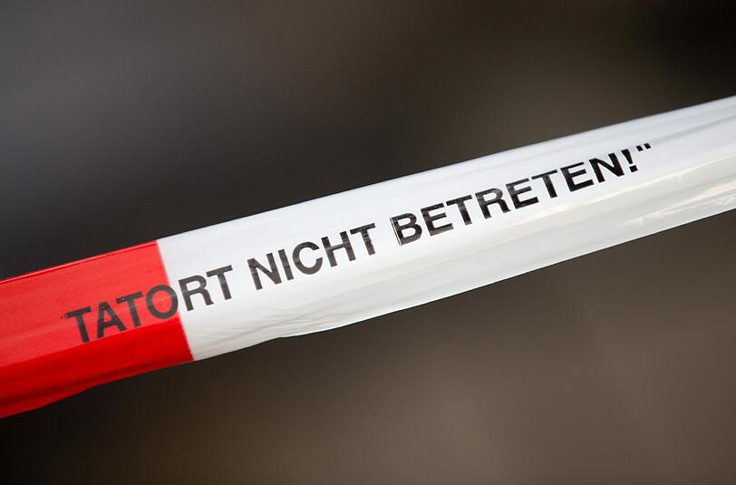 Zwei Leichen in einer Wohnung im Landkreis Erding: Im Gemeindebereich Oberpframmern wurde eine Frau und ein Mann tot aufgefunden.