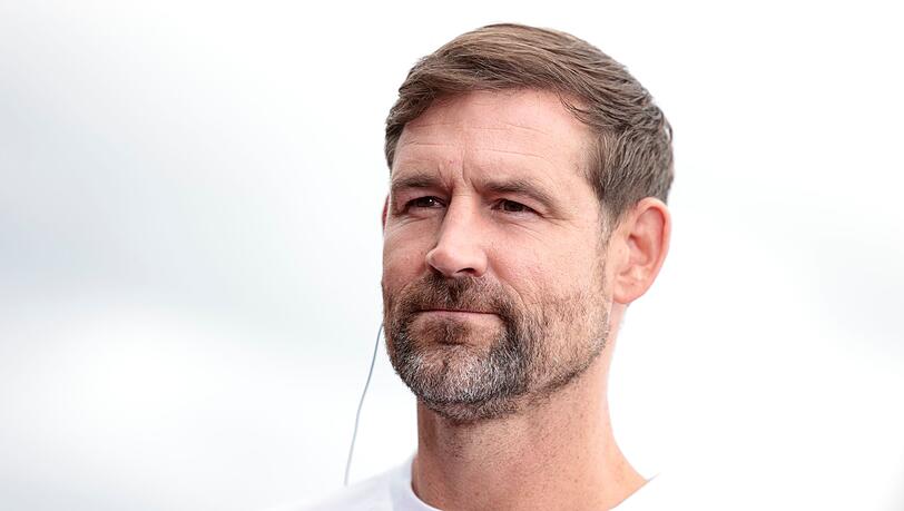Fürth-Trainer Thomas Kleine warnt vor Absteiger Kiel. (Archivbild)