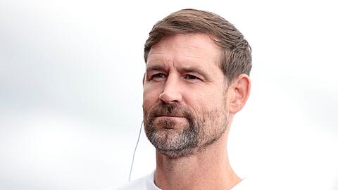 Fürth-Trainer Thomas Kleine warnt vor Absteiger Kiel. (Archivbild)