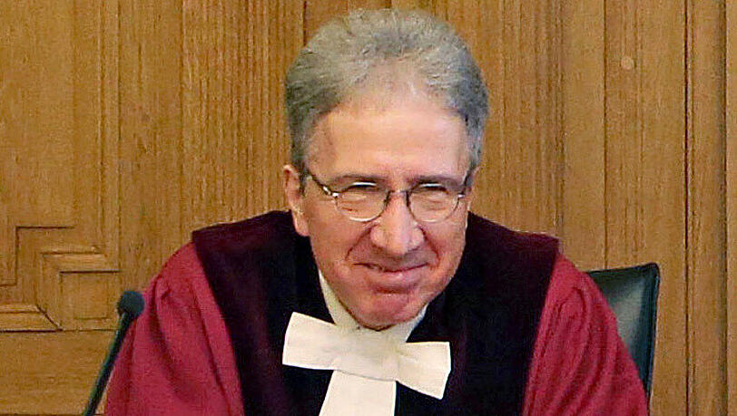 Kurt Graulich ist Richter am 6. Senat des Bundesverwaltungsgerichts. Kurt Graulich ist Richter am 6. Senat des Bundesverwaltungsgerichts.