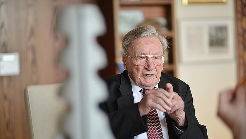 Unternehmer und Erfinder Artur Fischer ist im Alter von 96 Jahren gestorben. Unternehmer und Erfinder Artur Fischer ist im Alter von 96 Jahren gestorben.
