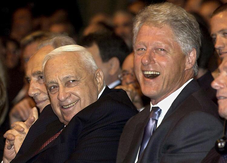 Ariel Scharon und Bill Clinton im Jahr 2003