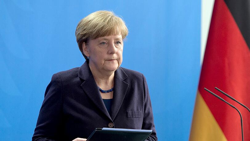 Bundeskanzlerin Angela Merkel äußerte sich tief erschüttert. Sie sagte alle Termine ab und wird am Mittwoch zum Absturzort reisen. Bundeskanzlerin Angela Merkel äußerte sich tief erschüttert. Sie sagte alle Termine ab und wird am Mittwoch zum Absturzort reisen.