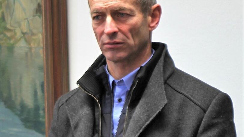 Bürgermeister Hannes Rasp (kl. Bild) ist dagegen, dass im Schapbachhof 100 afghanische Ortskräfte einziehen. Bürgermeister Hannes Rasp (kl. Bild) ist dagegen, dass im Schapbachhof 100 afghanische Ortskräfte einziehen.