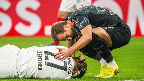 Mainz-Torhüter Zentner wurde von Harry Kane am Kopf getroffen.