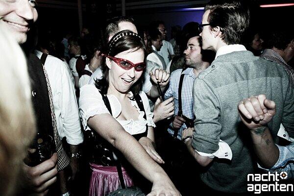 "Wiesn Disco 2011" in der Alten Börse (Samstag, 24.09.2011)Noch mehr Fotos gibt es hier www.nachtagenten.de.