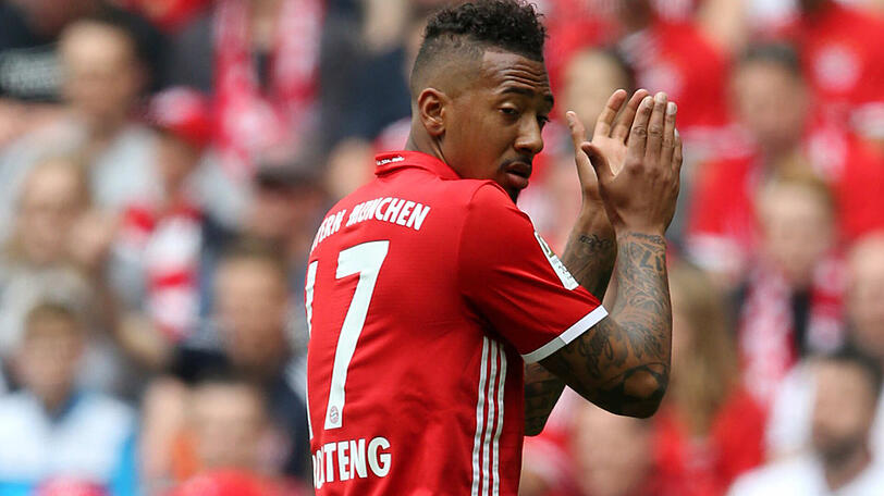 JEROME BOATENG, Note 4: Muskelbündelriss, Schulterverletzung und im letzten Spiel gegen Freiburg dann eine Oberschenkelblessur: Der Weltmeister erlebte eine Horror-Saison, bestritt nur 13 Spiele in der Liga, insgesamt nur 21 in allen Wettbewerben. Bitter: Coach Ancelotti ließ Boateng im Pokal-Halbfinale gegen Dortmund auf der Bank. Frust, zwischenzeitlich sogar Abschiedsgedanken beim 28-Jährigen. Doch Boateng will sich durchsetzen. "Es gibt weltweit nur ganz wenige Vereine, die so eine Strahlkraft und Tradition wie der FC Bayern haben", sagte er der "Sport Bild". "Jetzt werde ich die spielfreie Zeit nutzen und zum Start der Saisonvorbereitung bin ich dann wieder fit."