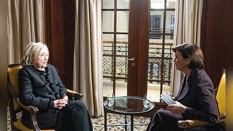 Sandra Maischberger hat Ex-US-Au&szlig;enministerin Hillary Clinton in Berlin zum Interview getroffen.