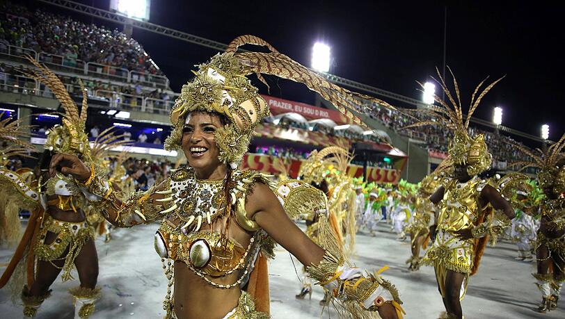 Heiße Rhythmen, heiße Tänze: Die besten Bilder vom Karneval im Sambodromo in Rio. Heiße Rhythmen, heiße Tänze: Die besten Bilder vom Karneval im Sambodromo in Rio.