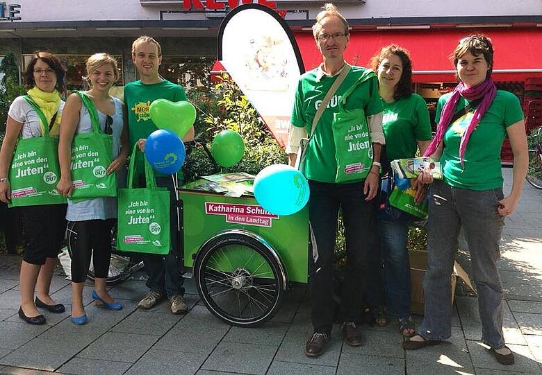 Die Grünen bei der Jute statt Plastik-Aktion.