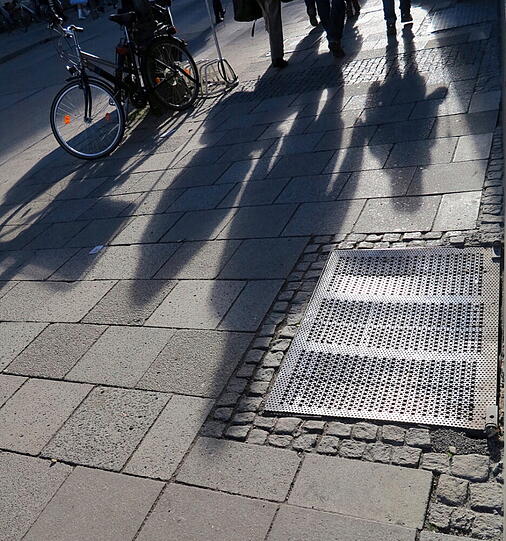 Schattenspiele in der Residenzstrasse.