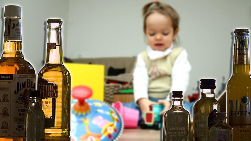 In Reichweite des Mädchens standen zahlreiche Alkohol-Flaschen. (Symbolfoto)