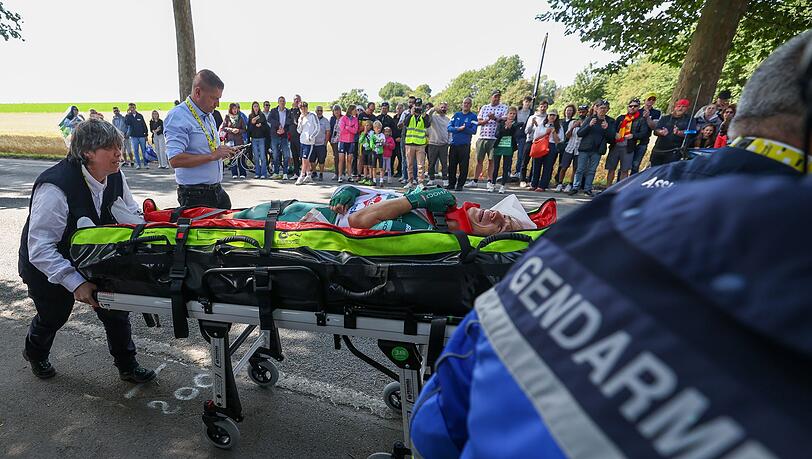 In Jasper Philipsen schied der beste Sprinter verletzt aus.