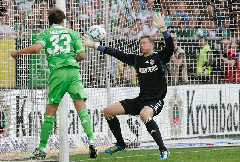 MANUEL NEUER: Bei Helmes Kopfballtreffer, der nicht im Abseits stand, sah der neue Keeper unglücklich aus. Gute, spektakuläre Kopfballabwehr (44.) vor dem Strafraum &ndash; bewies beim Herauslaufen erneut Mut. Ansonsten sehr sicher. NOTE: 3