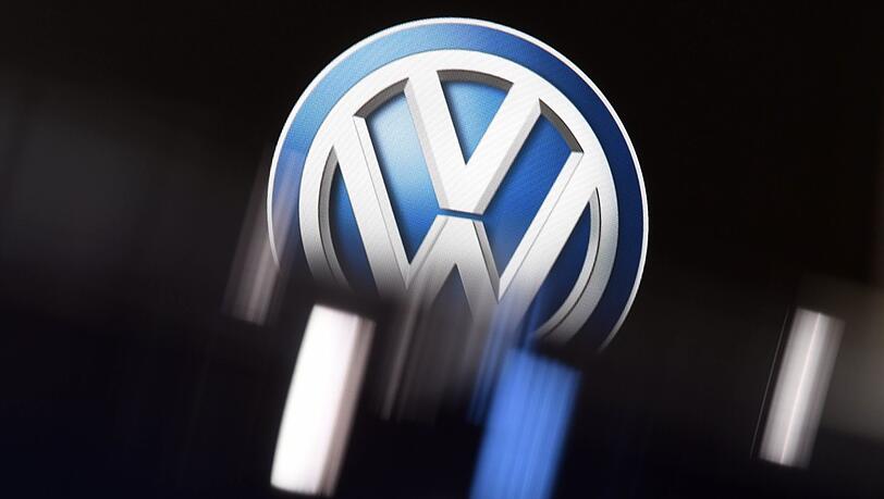 Ein VW-Logo, aufgenommen Bei der North American International Auto Show (NAIAS). Ein VW-Logo, aufgenommen Bei der North American International Auto Show (NAIAS).