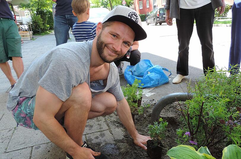 Stadtbegrünung macht offensichtlich sehr Spaß.