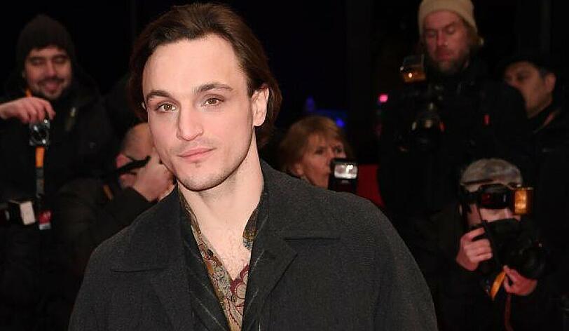 Schauspieler Franz Rogowski ist einer der gefragtesten Jungschauspieler dieser Tage. Bei der diesjährigen Berlinale war er gleich mit zwei Filmen im Wettbewerb vertreten.