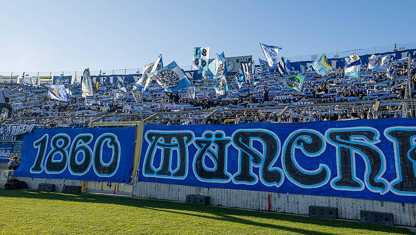 Ort der Nostalgie: Das Grünwalder Stadion hat sich seit Jahrzehnten kaum verändert. Im Bild: Die 1860-Fans bei einem Spiel gegen Rostock am 30. November 2024.