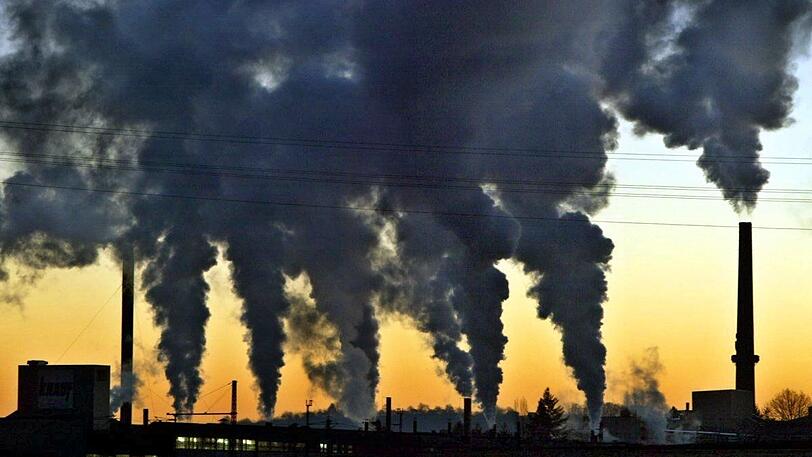 Die SPD fordert schärfere Maßnahmen gegen die Feinstaub- und Stickoxidbelastung in Bayern. (Symbolbild)