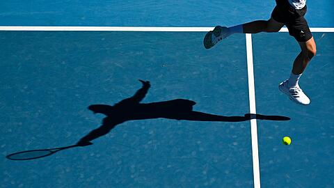Bei einem Tennis-Turnier in den Vereinigten Arabischen Emiraten kam es zu einer Unterbrechung wegen einer Sicherheitswarnung. (Archivbild)