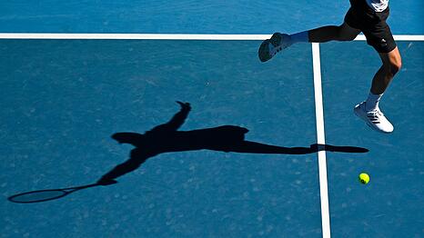 Bei einem Tennis-Turnier in den Vereinigten Arabischen Emiraten kam es zu einer Unterbrechung wegen einer Sicherheitswarnung. (Archivbild)