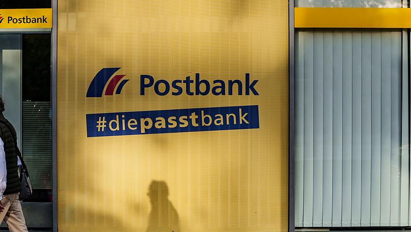 Im Tarifkonflikt bei der Postbank macht Verdi erneut mit Warnstreiks Druck. (Archivbild) Im Tarifkonflikt bei der Postbank macht Verdi erneut mit Warnstreiks Druck. (Archivbild)