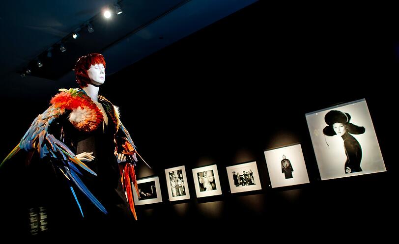 Jean Paul Gaultiers Ausstellung "From The Sidewalk To The Catwalk" macht Halt in München