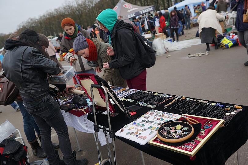 Die Bilder vom BRK Flohmarkt auf der Theresienwiese.