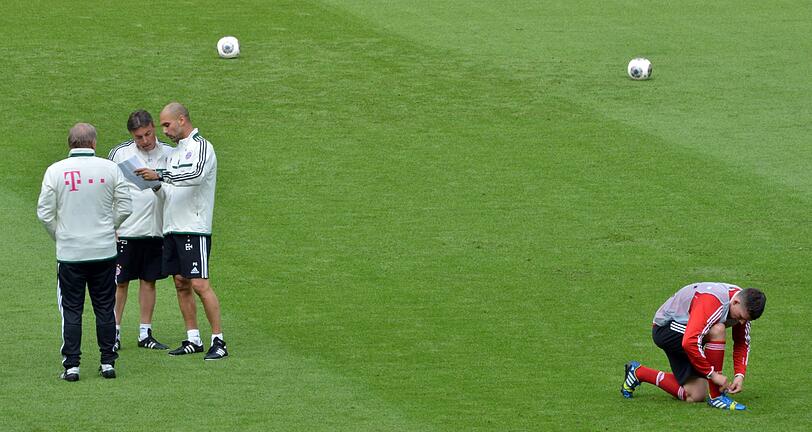 Das erste Training unter Pep! Wir zeigen die besten Bilder vom Trainingsauftakt der Bayern!