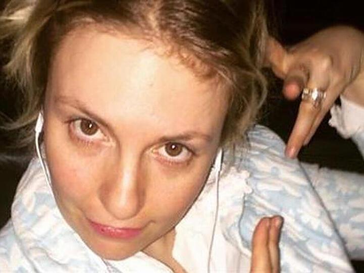 Schaut her, mein neuer Ring: Lena Dunham ist glücklich mit Jack Antonoff verlobt