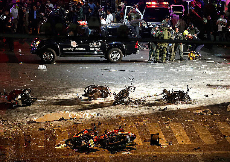 Eine Explosion hat am Montag das Stadtzentrum von Bangkok erschüttert. Offenbar gibt es zahlreiche Tote und Verletzte.