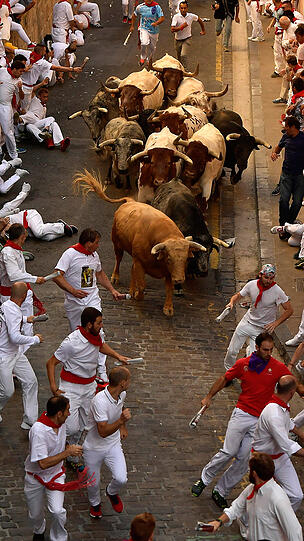 Fragwürdige "Mutprobe": Die Stierhatz in Pamplona.