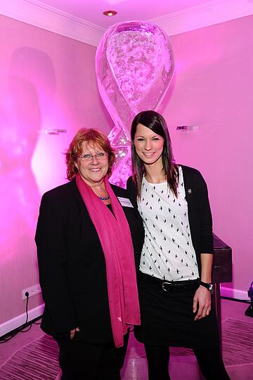 Gastgeberin Renate Haidinger und Christina Stürmer auf der Pink Charity Night