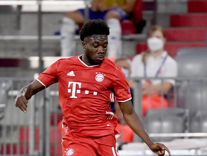 Hat leichte Adduktorenprobleme: Alphonso Davies vom FC Bayern München in Aktion.