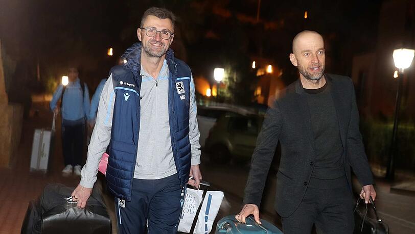 Trainer Köllner (l.) und Sportchef Gorenzel bei der Ankunft. Trainer Köllner (l.) und Sportchef Gorenzel bei der Ankunft.