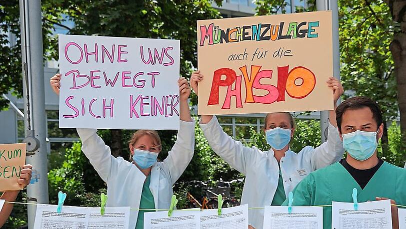 Kampf um Anerkennung: Medizinische Fachangestellte protestieren für Münchenzulage und Gleichbehandlung. Kampf um Anerkennung: Medizinische Fachangestellte protestieren für Münchenzulage und Gleichbehandlung.