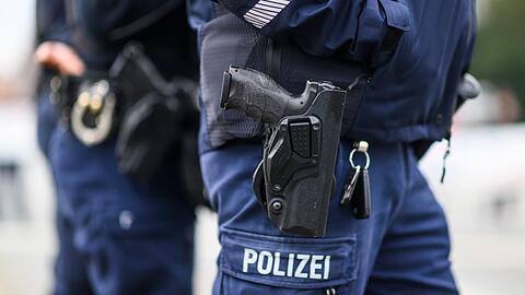 Ausnahmsweise braucht man sich in diesen Tagen keine Sorgen machen, wenn Schüsse im Westpark zu hören sind: Die Polizei übt derzeit einige Einsatzszenarien.