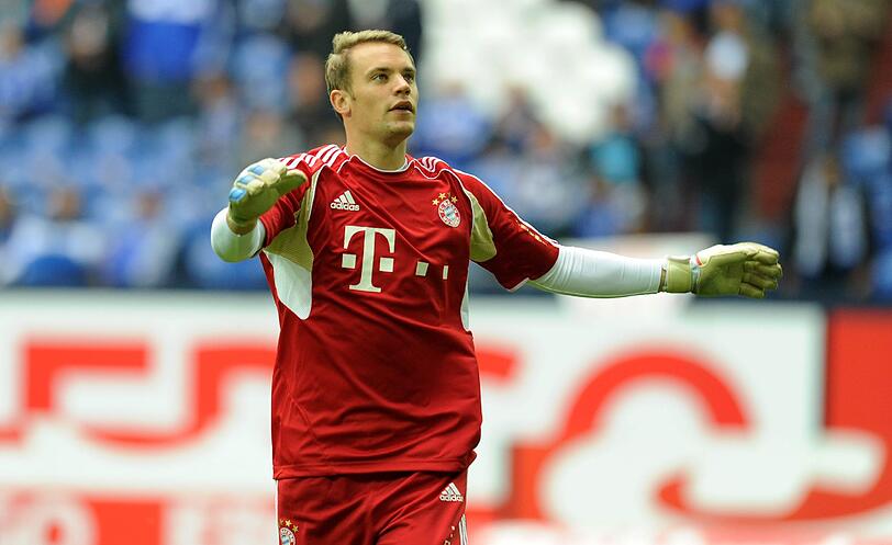 Das einzige Leibchen, das Manuel Neuer derzeit in die Wäsche geben muss, scheint sein rotes Trainingshemd zu sein.