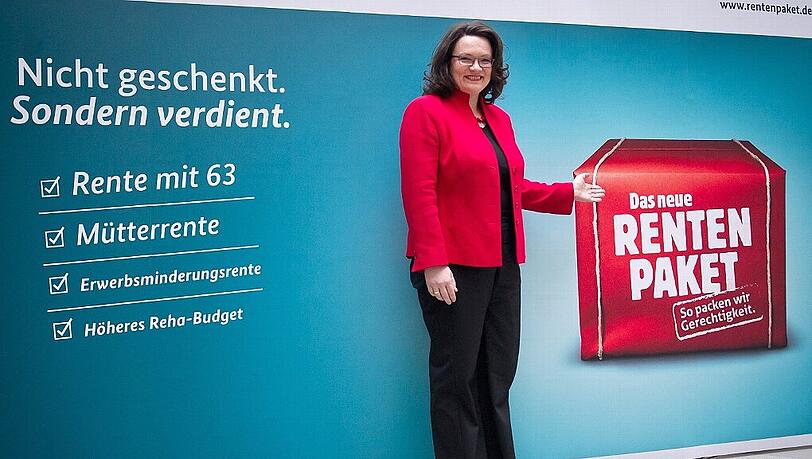 Arbeitsmimnisterin Andrea Nahles präsentiert das Renten-Paket: Die neuen Regeln sollen zum 1. Juli 2014 in Kraft treten - sie sind aber selbst in der Koalition umstritten. Arbeitsmimnisterin Andrea Nahles präsentiert das Renten-Paket: Die neuen Regeln sollen zum 1. Juli 2014 in Kraft treten - sie sind aber selbst in der Koalition umstritten.