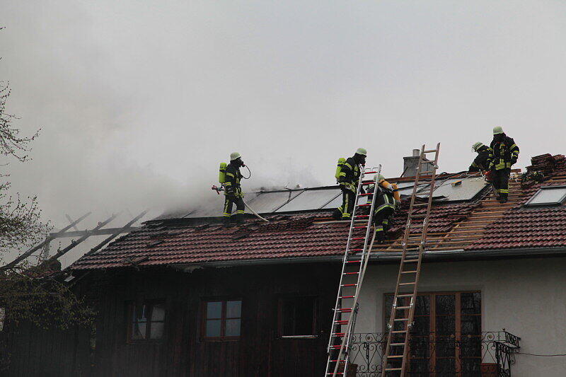 Ebersberg: Großbrand: Bauernhof geht in Flammen auf - Bayern - Abendzeitung München