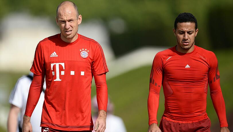 Arjen Robben (links) und Thiago gehen die Vorbereitung seriös an und wirken fokussiert auf kommende Aufgaben. Arjen Robben (links) und Thiago gehen die Vorbereitung seriös an und wirken fokussiert auf kommende Aufgaben.