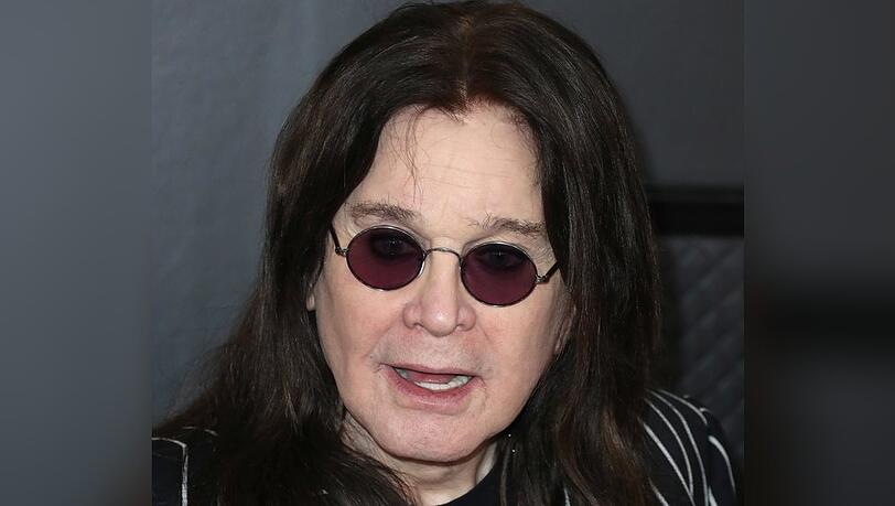 Ozzy Osbourne ist nach einer Operation wieder zuhause. Ozzy Osbourne ist nach einer Operation wieder zuhause.