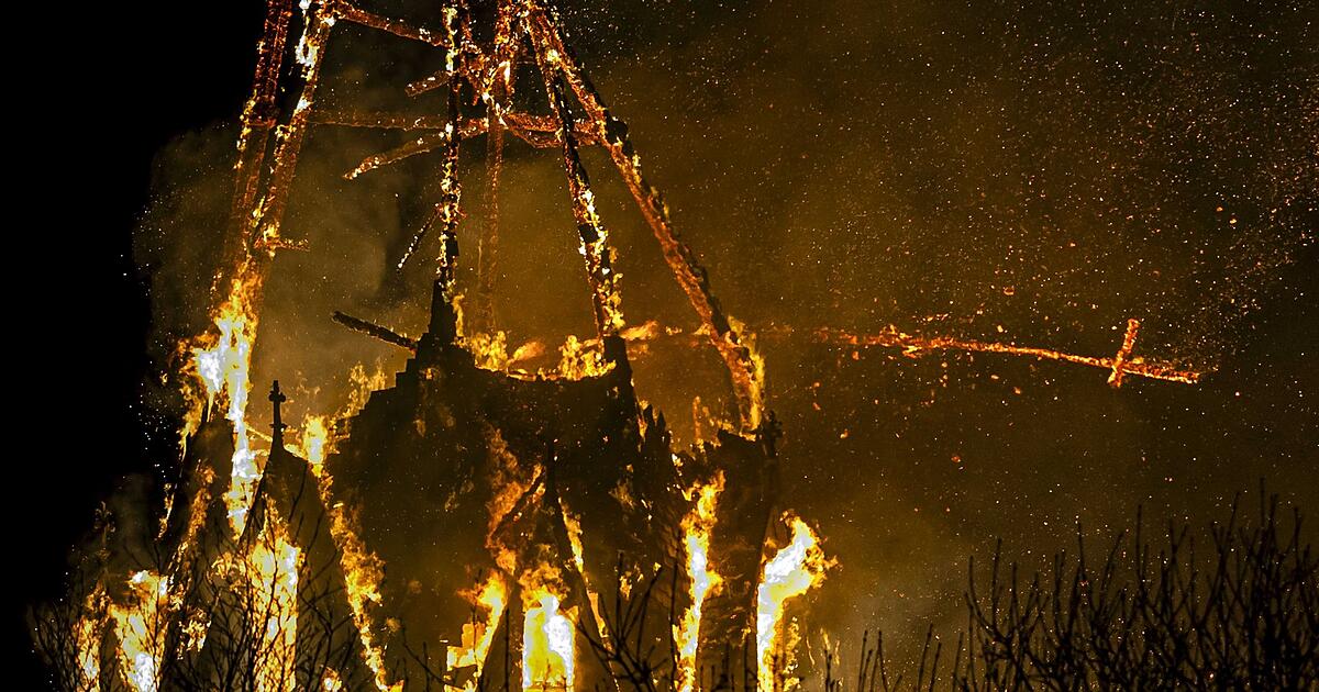 Kirche-in-Amsterdam-durch-Brand-in-Silvesternacht-zerst-rt