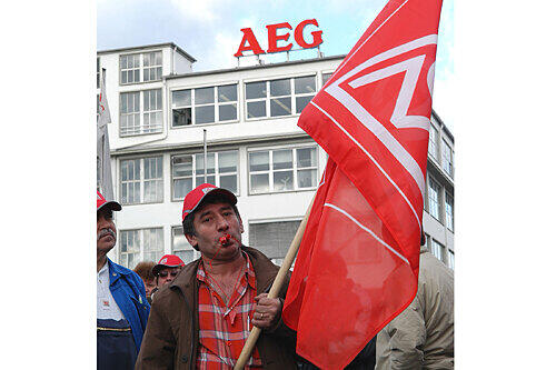 Demo bei der AEG &ndash; noch immer sind knapp die Hälfte der Beschäftigten ohne Job.