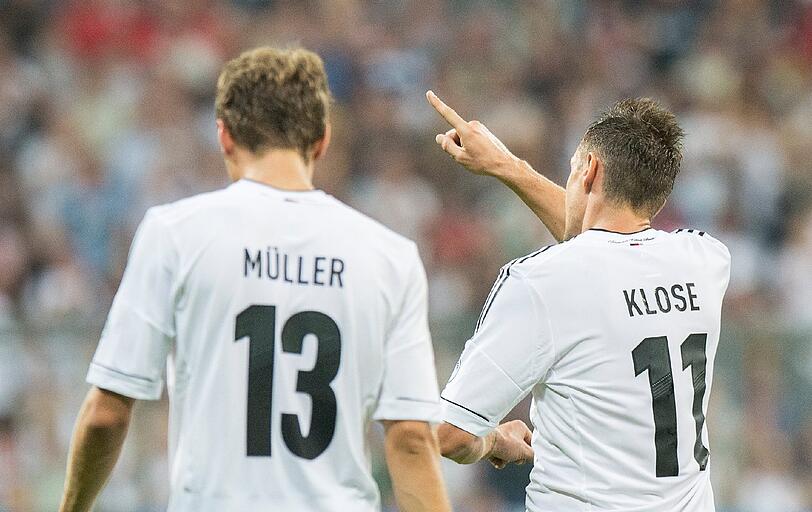 THOMAS MÜLLER: NOTE 2
]Emsiger Rechtsaußen, der laut eigener Aussage am liebsten 1:0 spielt. Dazu gab er auch die Vorlage. Ansonsten etwas fransig, ungenau. Traf später ins leere Tor zum 3:0