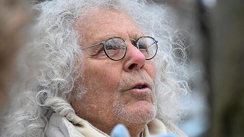 Rainer Langhans, Ikone der 68er-Bewegung, setzt sich mit dem Sterben auseinander.