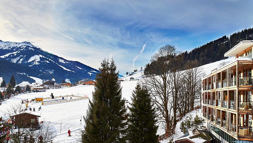 Direkt vom Kempinski Hotel "Das Tirol" auf die Piste – schön gelegen und ideal für Wintersportler. Direkt vom Kempinski Hotel "Das Tirol" auf die Piste – schön gelegen und ideal für Wintersportler.